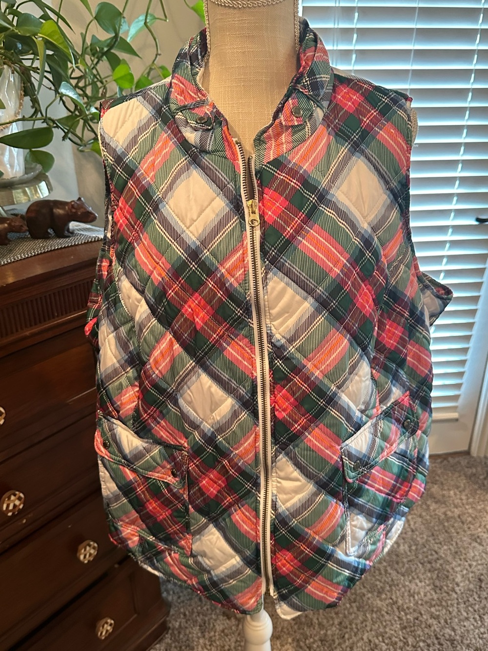 crown & ivy Quilted Plaid Vest in pink, Green, blue, yellow & White